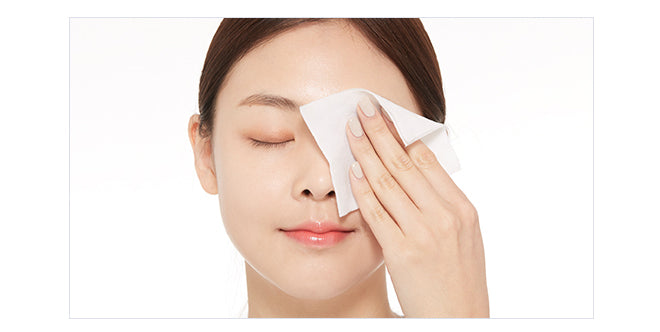 MISSHA Super Aqua Ultra Hyalron Cleansing Wipes - Hydrating 30 sheets SKIN CARE, Cleansers, Make Removers, K-beauty cleansing wipes, Hyaluronic Acid, micellar cleanser, hydrating face wipes, gentle makeup remover, sensitive skin cleanser, Korean skincare