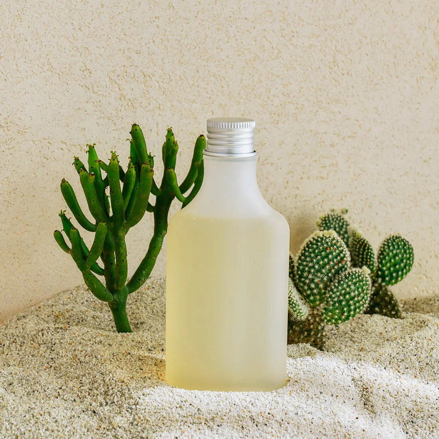 ONGREDIENTS Moisture Calming Essence 150ml Toner & Essence 1